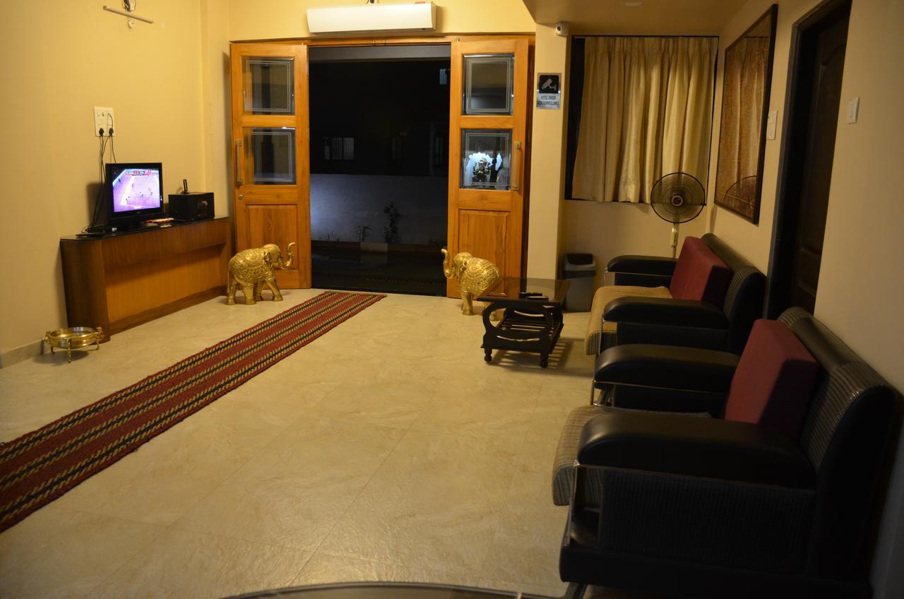 Hira Laxmi Residency 호텔 알리바그 외부 사진