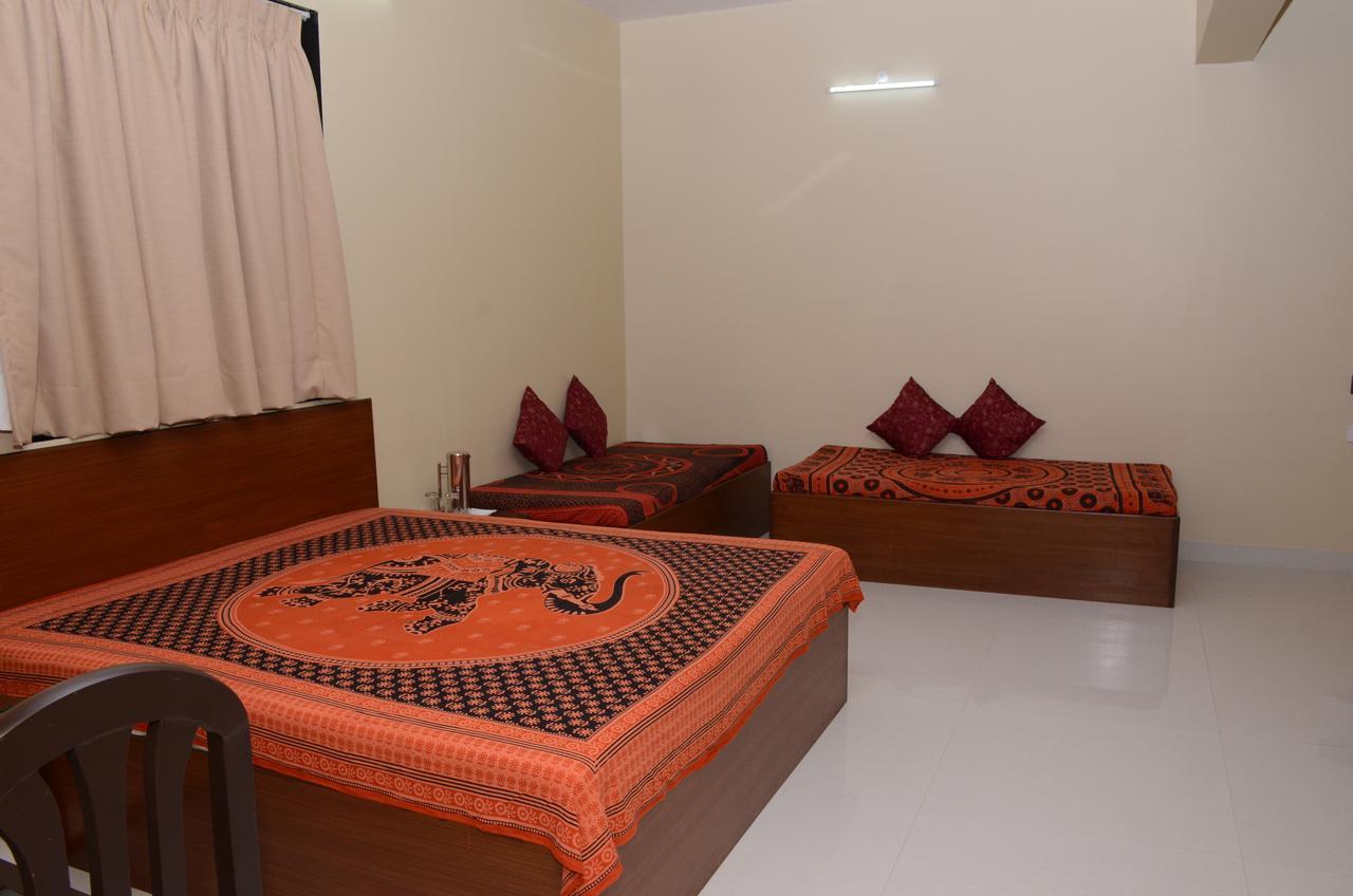 Hira Laxmi Residency 호텔 알리바그 외부 사진