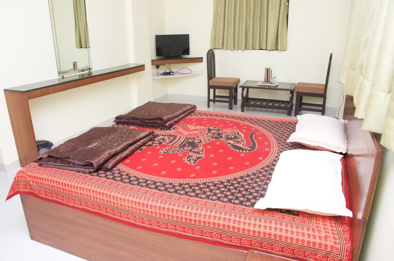 Hira Laxmi Residency 호텔 알리바그 외부 사진